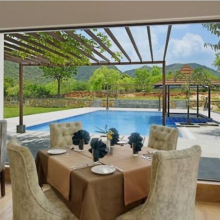 The Hunting Lodge Resort Udaipur - Villas & Pool Dabok Eksteriør bilde