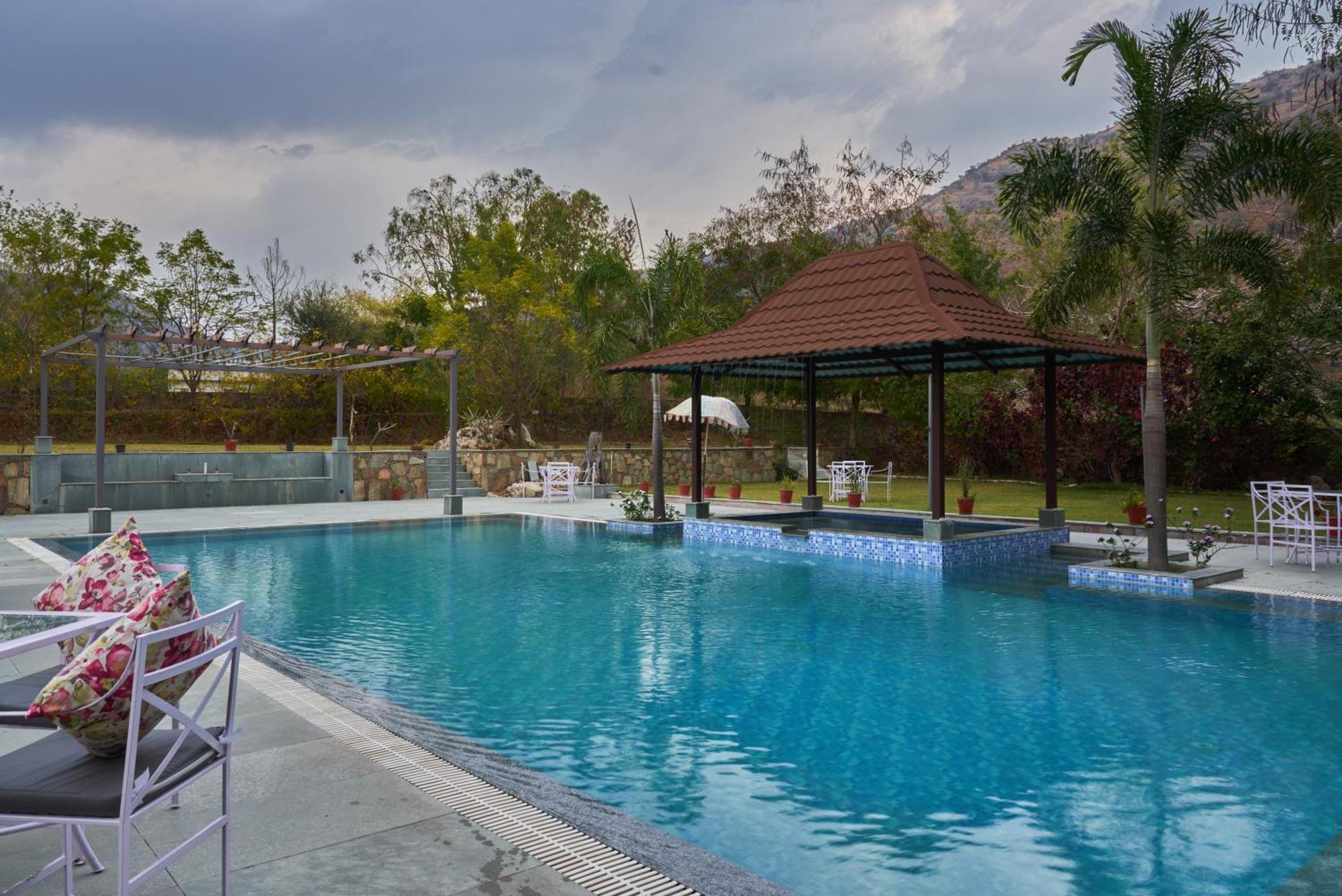 The Hunting Lodge Resort Udaipur - Villas & Pool Dabok Eksteriør bilde