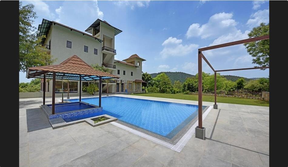 The Hunting Lodge Resort Udaipur - Villas & Pool Dabok Eksteriør bilde